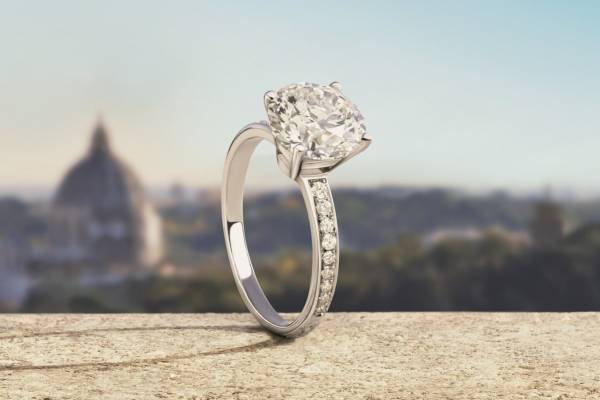 ブルガリ「ローマ アモール」新作エンゲージメントリング、輝くパヴェダイアモンド