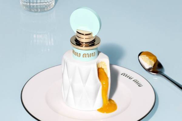 ミュウミュウ23年春フレグランス、アジアのデザート「マンゴーポメロサゴ」着想“ジューシー”な香り