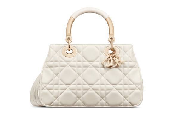 ディオール新作「レディ 95.22」バッグ、アイコンバッグ“レディ ディオール”を再解釈