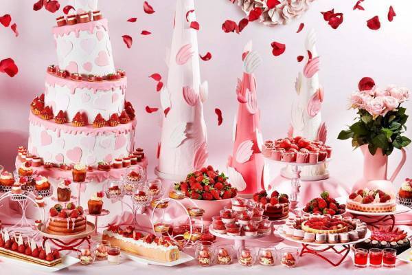 苺スイーツ＆フレンチディナーブッフェ、ANAインターコンチネンタルホテル東京で