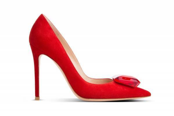 ジャンヴィト ロッシ“マハラジャの宝石”着想のシューズ、華奢なパンプス×大ぶりストーン