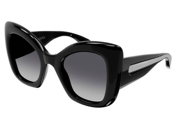 アレキサンダー・マックイーン新作「カーブサングラス」ロゴ入りメタルが輝くテンプル