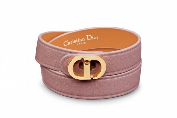 ディオール「30 モンテーニュ」初のレザーブレスレット、"CD "シグネチャーきらめくダブル仕様