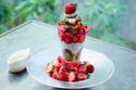 ザ・サウザンド京都“あまおう”苺の限定パルフェ、ナポレオンミルフィーユをのせた贅沢スイーツ
