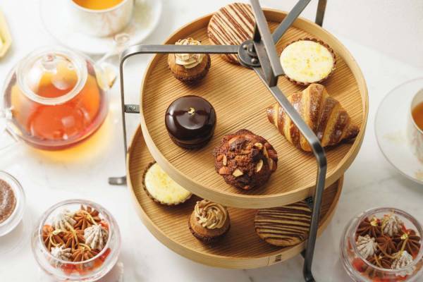 ル・ショコラ・アラン・デュカス“苺×チョコ”のアフタヌーンティー＆タルト