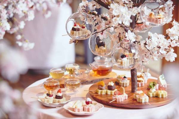 星野リゾート トマム「お花見団子アフタヌーンティー」苺クリーム団子＆ピザ団子など全20種食べ比べ
