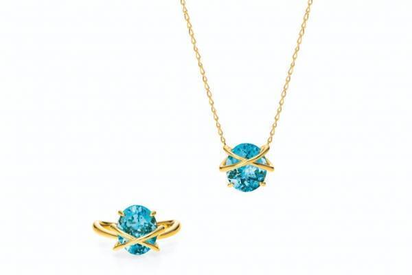 ニナ リッチ「海」着想のジュエリー、“海岸の砂浜”をブル―トパーズで表したリング＆ネックレス