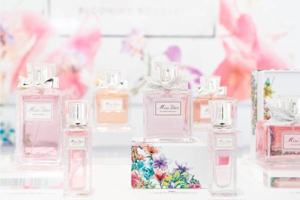 「ミス ディオール ブルーミング ブーケ」テーマの体験型イベントが表参道で、限定コスメ＆カフェも