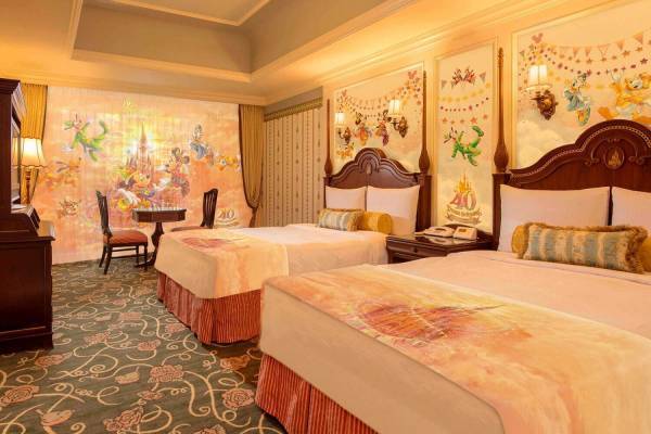 東京ディズニーランドホテルにTDR40周年スペシャルルーム、限定ポーチやルームキー付き