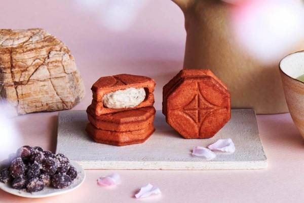 バター和菓子専門店「八 バイ プレスバターサンド」桜もち風の新作和バターサンド