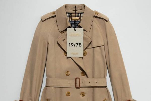 バーバリーの「トレンチコート」が伊勢丹新宿店に集結、限定ヴィンテージトレンチコートも