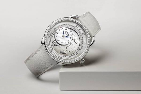 エルメスの腕時計《アルソー》“乗馬の世界地図”を描いた新作ウォッチ、世界24都市のタイムゾーン