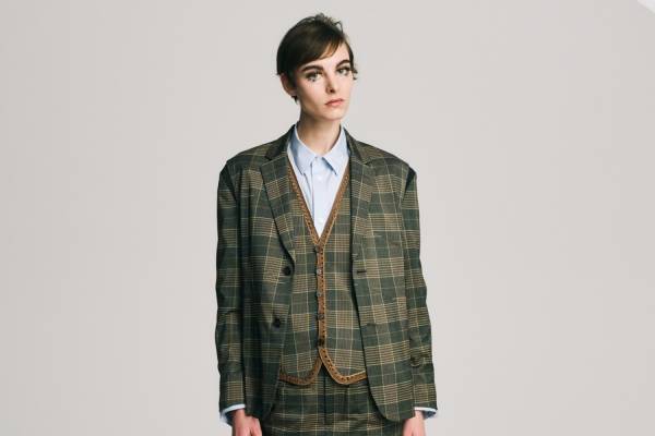 「ミラ ショーン バイ チカ キサダ」始動、ミラノ老舗メゾンのアーカイブをミニマル＆エレガントに