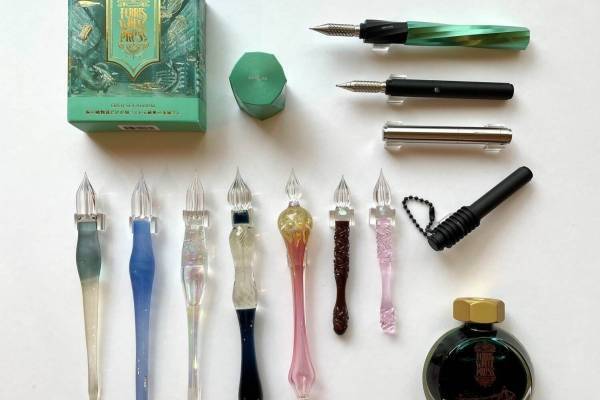 銀座 蔦屋書店「煌めきのペンフェア」“宇宙や神殿”着想のガラスペン＆金属インクポット