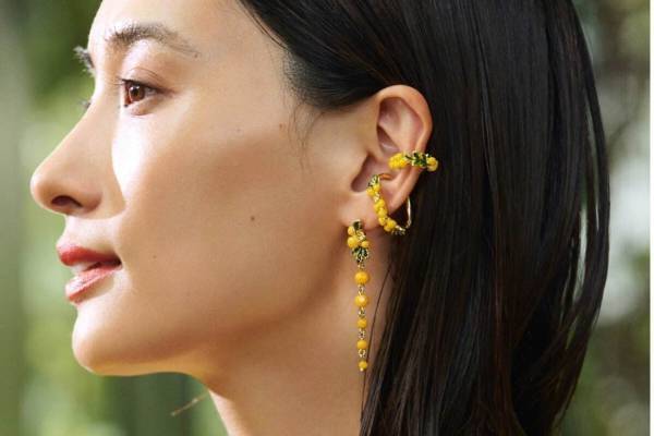 ヴァンドームブティック“ミモザ”アクセサリー、花咲くピアス＆イヤリングなど