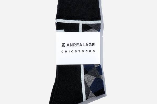 アンリアレイジ×シックストックスのコラボ靴下、“パッチワーク”をジャカード柄で表現