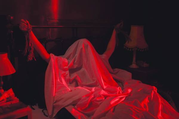 フォークホラー映画『ユー・アー・ノット・マイ・マザー』アイルランドの民間伝承がモチーフ