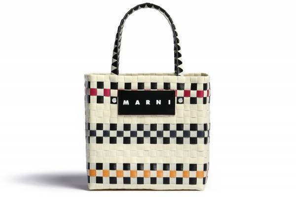 「マルニ マーケット」丸井今井札幌で開催、“雪祭りイメージ”白を基調したハンモックバッグなど