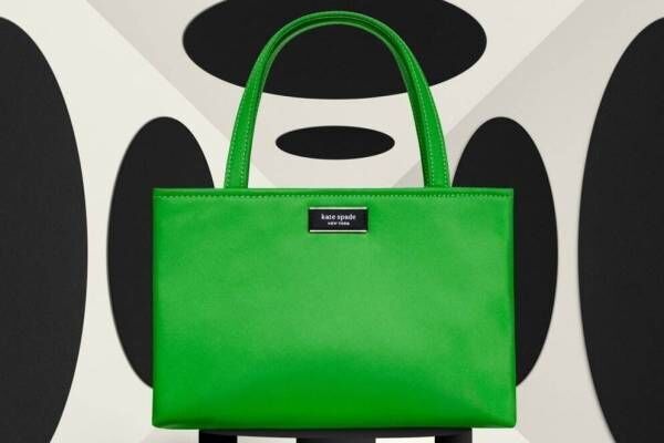 ケイト・スペード新色“グリーン”で彩られたウェア＆バッグ、アイコン「サム」やトンボ柄ワンピ