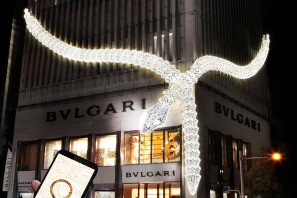 ブルガリ「セルペンティ」75周年を記念したイルミネーション、銀座タワーで開催