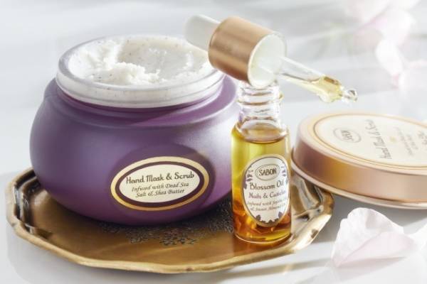 SABONの23年春ハンドケア、“スクラブ配合”濃密ハンドバーム＆“ローズ浮かぶ”ネイルオイル