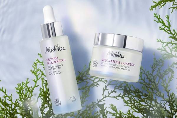 メルヴィータ23年春スキンケア「ネクターデルミエール」“光る海藻”に着目、発光肌に導く美容液