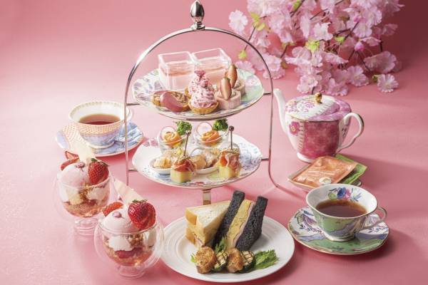 “いちご×桜”アフタヌーンティーが、ザ ロイヤルパークホテル アイコニック 東京汐留で