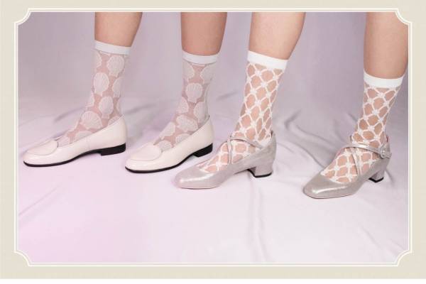 キワンダの23年春夏レッグウェア、“貝殻や人魚”モチーフのシースルーソックス＆リボン付きタイツ