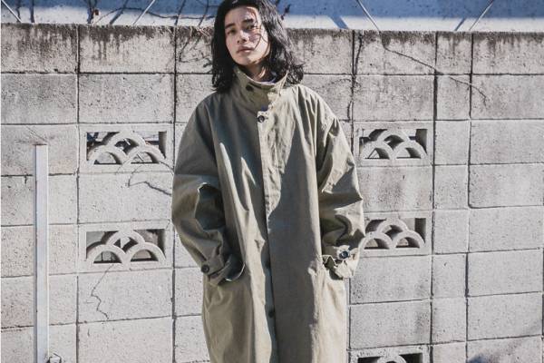 アーバンリサーチ バイヤーズセレクトのバブアー別注コート、オーバーサイズ＆撥水コットン生地