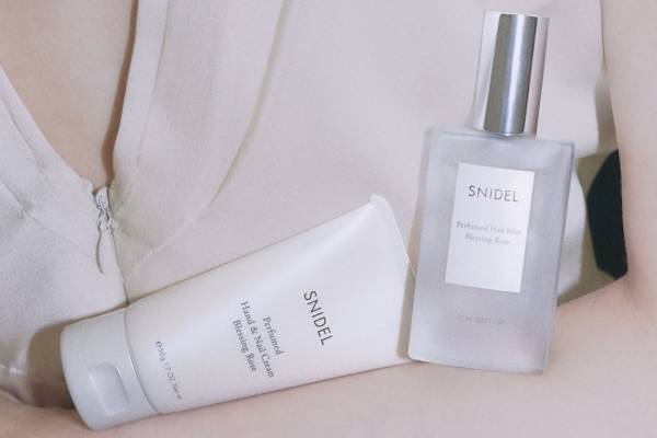 スナイデル ビューティ23年春コスメ、“ホワイトローズ”香るヘアミスト＆ハンドクリーム