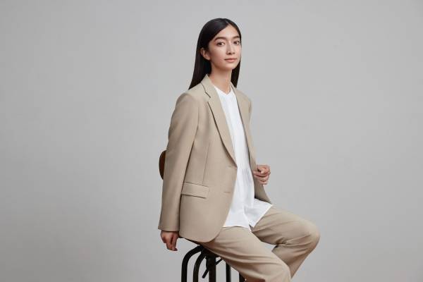 ユニクロ カスタム オーダーにウィメンズ「感動ジャケット」を追加、自分サイズのスーツをオーダー