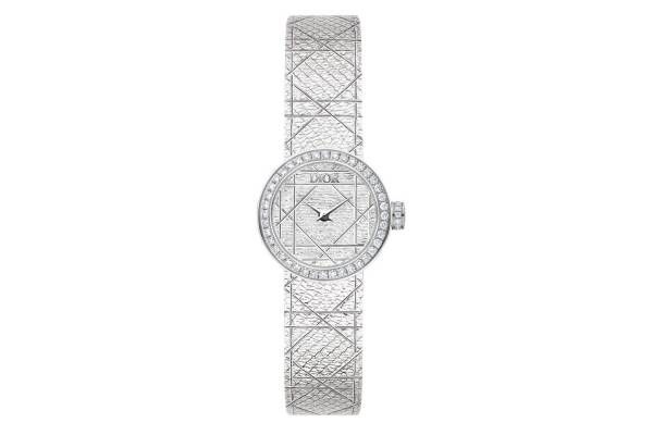ディオールの新作腕時計、手彫りの「カナージュ」文字盤＆ダイヤモンドを配したベゼル