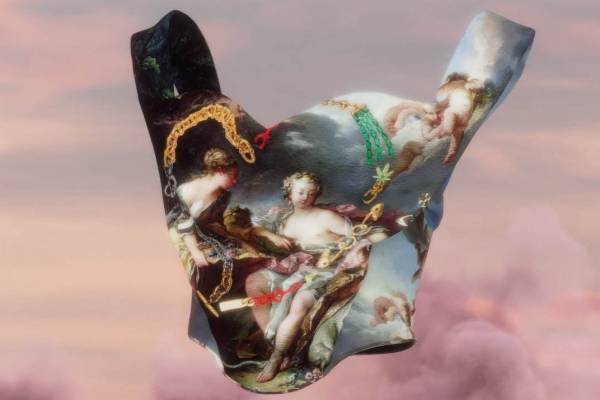 ヴィヴィアン・ウエストウッド青山店でコルセットの歴史を紐解く展示会、限定ジュエリーも