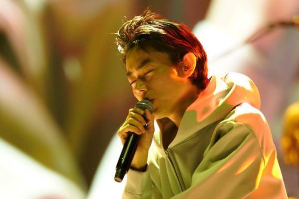 菅田将暉の新曲「美しい生き物」ミドルテンポで哀愁ある1曲、ジャケットは俳優・岡山天音の描きおろし