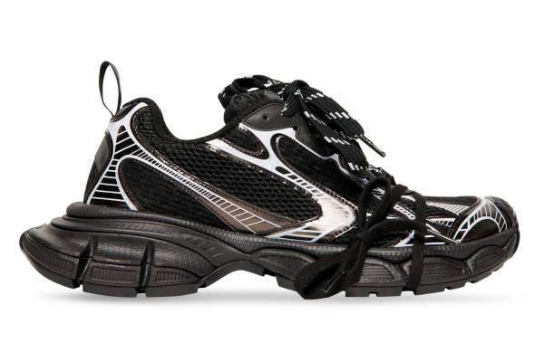 バレンシアガ“超幅広ソール”の新作スニーカー「3XL」が登場