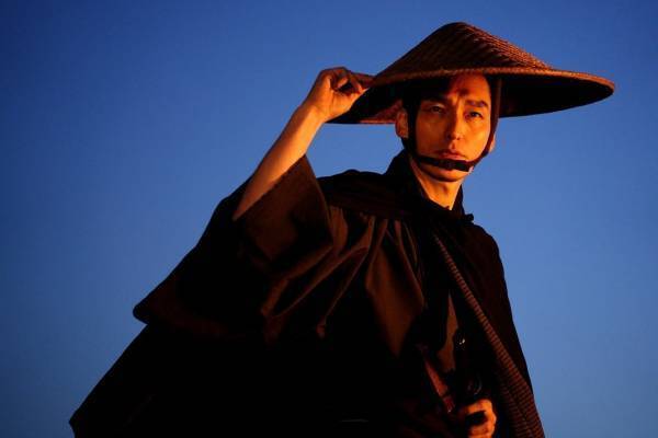 映画『碁盤斬り』草彅剛主演×白石和彌監督で古典落語をベースにした時代劇、武士の誇りと親子の情愛を描く