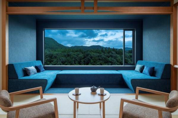 星野リゾート「界 秋保」宮城県・秋保温泉に開業、紺碧色の客室＆渓流の音を楽しむ露天風呂