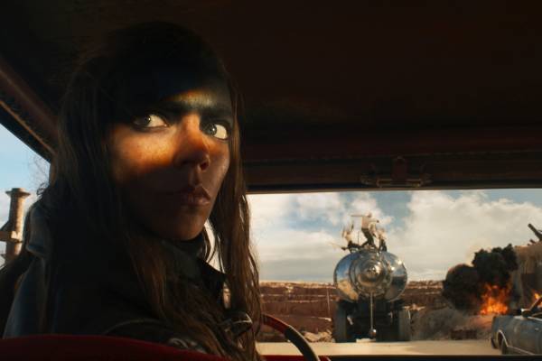 ジョージ・ミラー監督映画『マッドマックス：フュリオサ』故郷への道を探すフュリオサの新たな物語