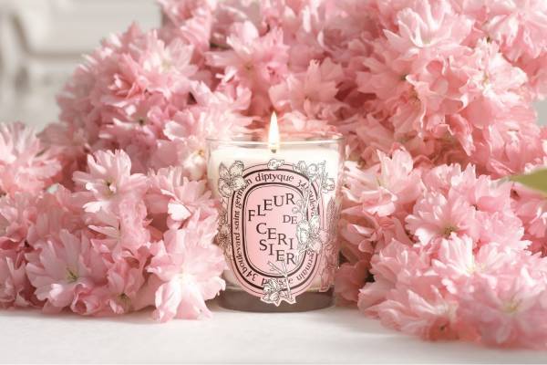 ディプティック“満開のさくら着想”のフレグランスキャンドル、ムスク×フローラルノート