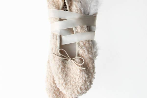 レペット24年春夏新作シューズ、バレエ衣装着想のスパンコールやラインストーン煌めくバレエシューズ