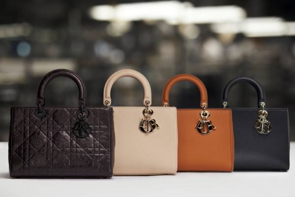 ディオール新作「レディ D-サイア」、アイコン“レディ ディオール”を再解釈したレディースバッグ