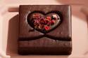 バニラビーンズ24年バレンタイン、生チョコサンドクッキー＆“ハート型”にくり抜くチョコスイーツ