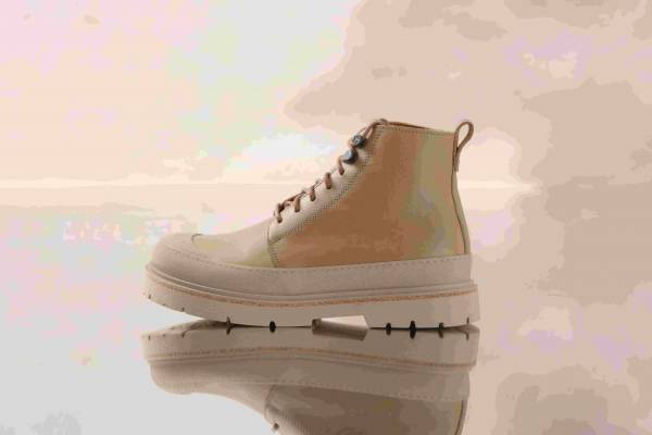 ビルケンシュトックのブーツ「プレスコット」落ち着いたカラーのスリッポン＆レースアップ