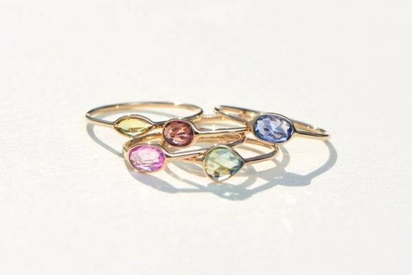 アルティーダ ウードがニュウマン新宿に新店オープン、“カラフルな天然石”煌めく1点物リング