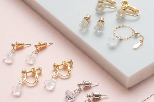 「ハリオ」バレンタインアクセサリー、揺れるハートのガラスピアスや“砂糖をまぶした”ハートリング