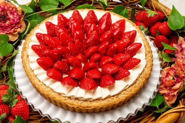 キル フェ ボン「イチゴのタルト」勢揃い、“ココナッツ風味”のバナナカスタード用いた新作など全7種