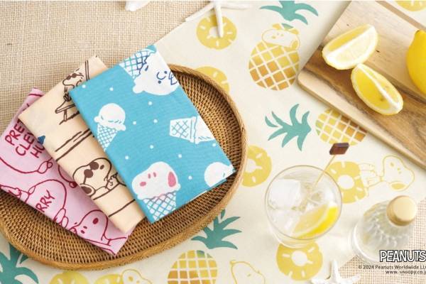 「ピーナッツ」スヌーピーの手ぬぐい＆巾着バッグなど、シャーベットになったスヌーピーやパイナップル柄で