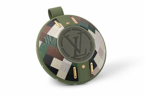 ルイ・ヴィトン“持ち運べる”新作ワイヤレススピーカー、取り外し可能なレザーフック＆刻印スタッズ入り