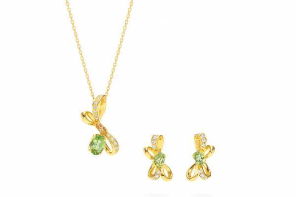 ニナ リッチ24年春夏ジュエリー、“花びらまとう”パールネックレス＆リボンモチーフのピアス