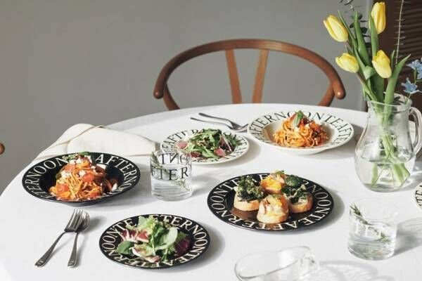 アフタヌーンティー・リビングのテーブルウェア、“クラシックロゴ”配した美濃焼マグ＆パスタ皿など